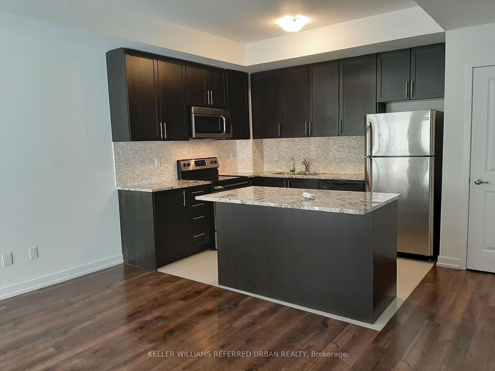 Property Photo:  867 Wilson Avenue 3B  ON M3K 0A4 