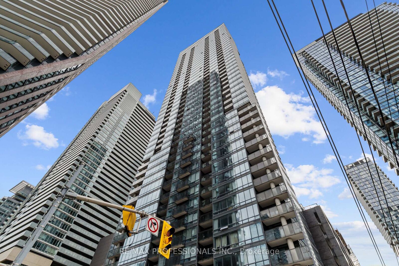 Property Photo:  295 Adelaide Street W 522  ON M5V 0L4 