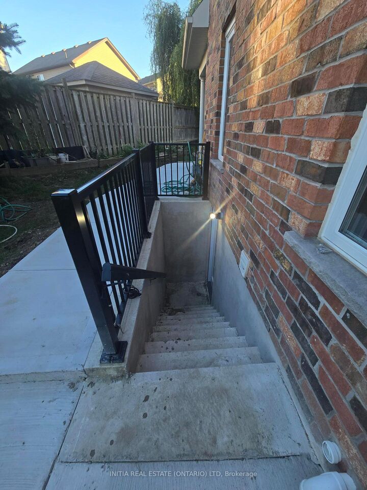 Property Photo:  971 Silverfox Crescent  ON N6G 5B6 