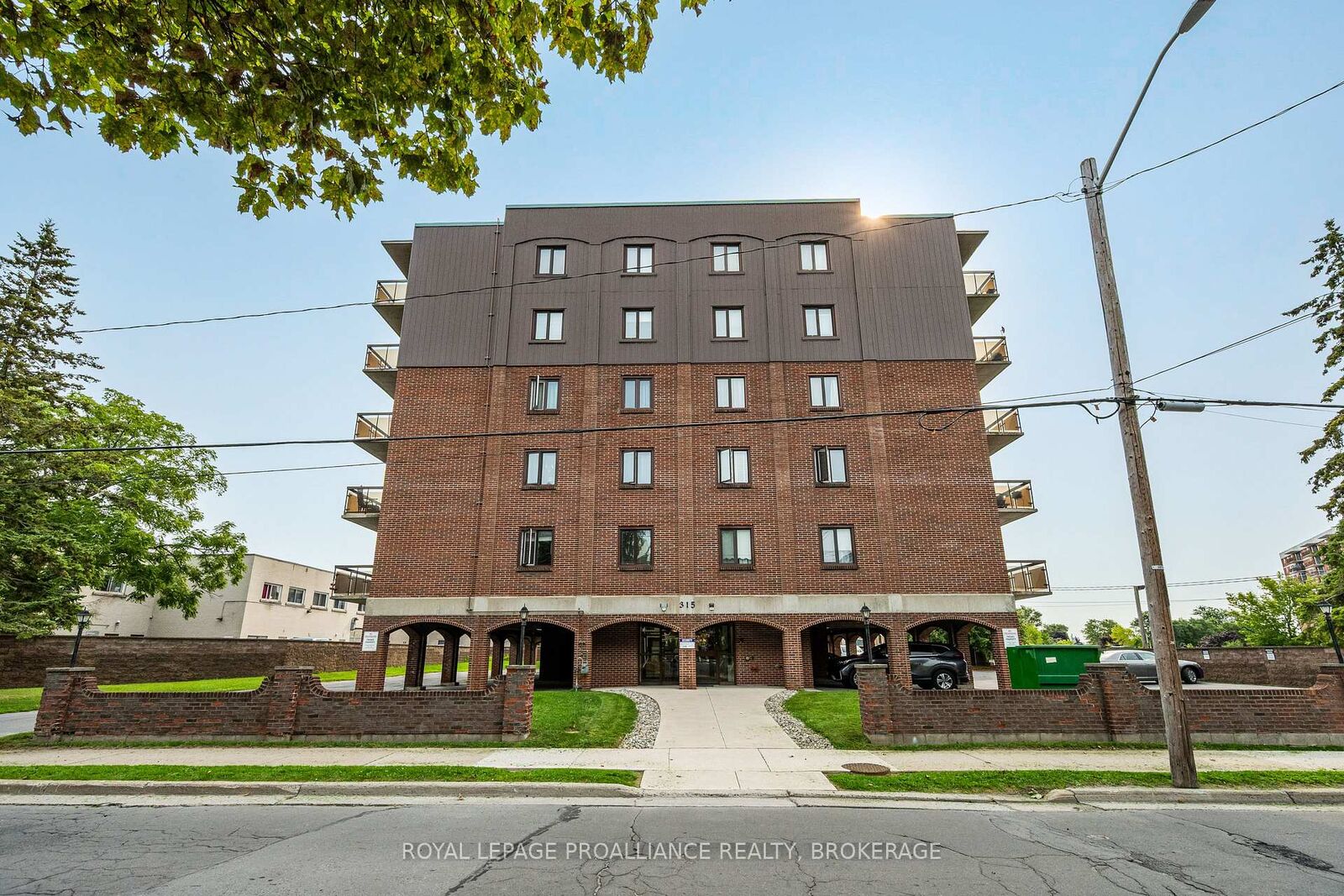 Property Photo:  315 Regent Street 201  ON K7L 4K7 
