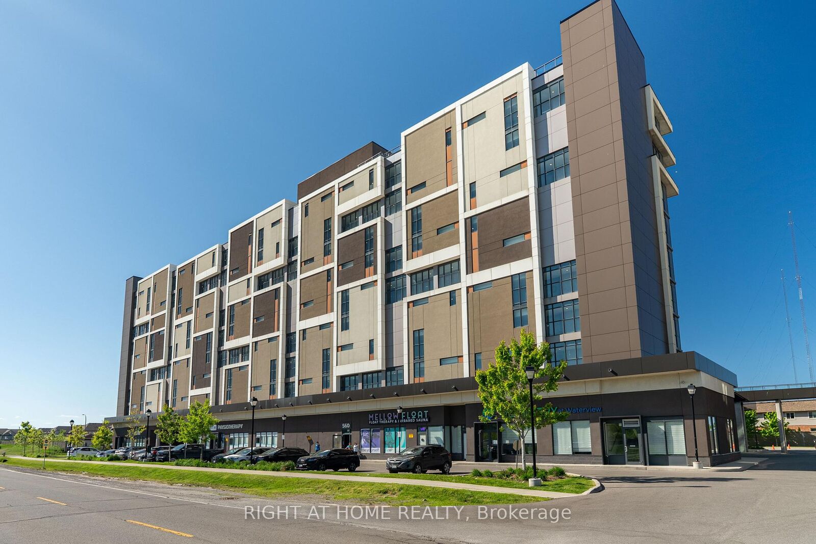 Property Photo:  560 North Service Road 902  ON L3M 0G1 