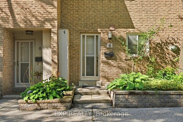 Property Photo:  275 Manse Road 8  ON M1E 4X8 