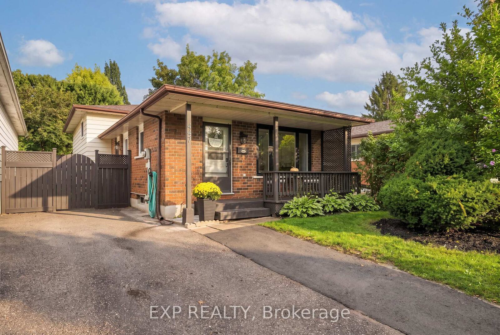 Property Photo:  447 Drummerhill Crescent  ON N2T 1G3 