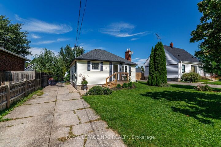 Property Photo:  27 Cedardale Avenue  ON L2P 1B2 