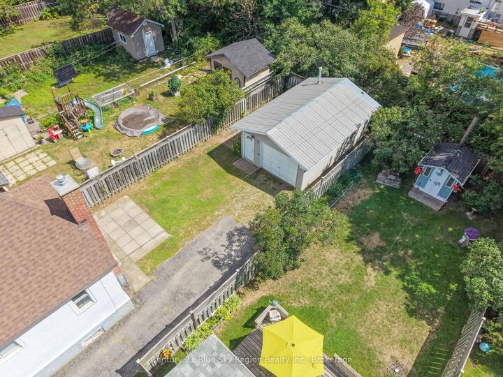 Property Photo:  452 King Street W  ON P1B 6A2 