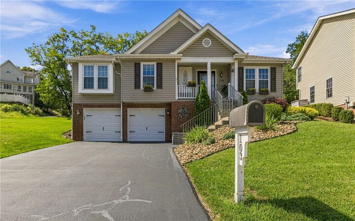 Property Photo:  103 Oakbrook Cir  PA 15220 