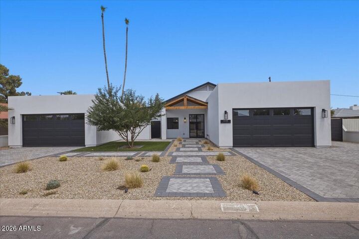 Property Photo: 6050 E Hollyhock Street AZ 85018
