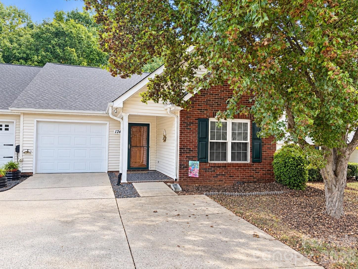 Property Photo:  124 Keswick Lane  NC 28117 