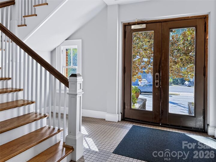 Property Photo:  712 Louise Avenue 203  NC 28204 