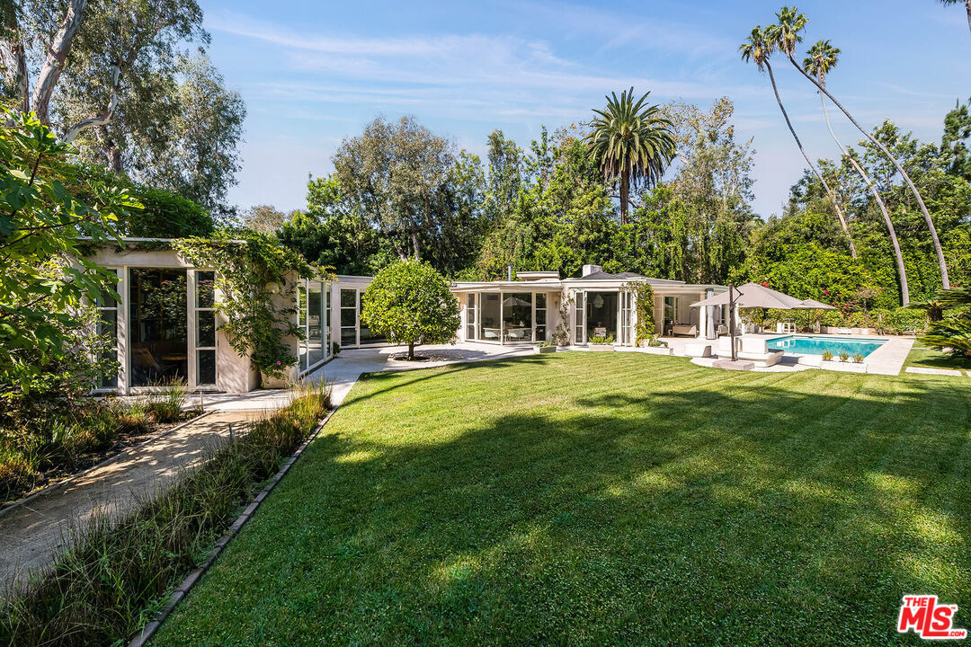 Property Photo:  101 Bel Air Rd  CA 90077 