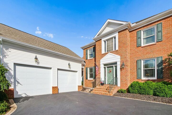 Property Photo:  5835 Lake Forest Way  OH 43082 