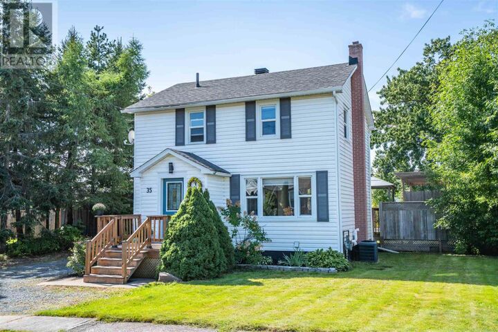 Property Photo: 35 Bellevue Ave ON P6B 2V9