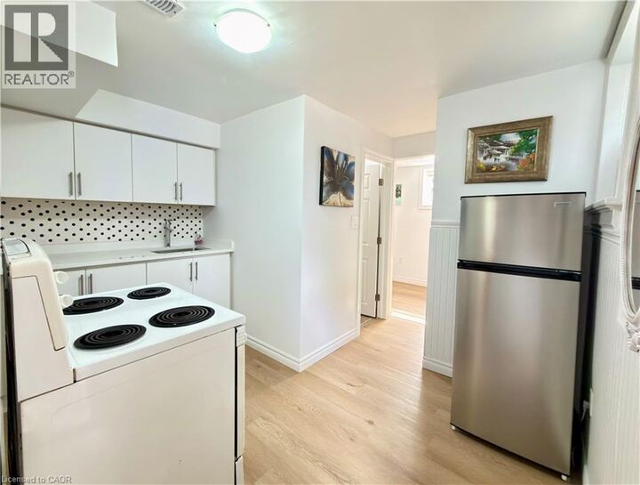 Property Photo:  87 Sheldon Avenue North 2  ON N2M 3H3 