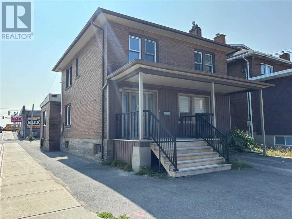 Property Photo:  127 Pine Street  ON P3C 1X2 