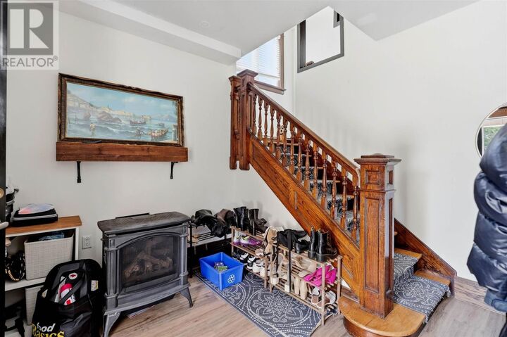 Property Photo:  119 Kohler St  ON P6A 3V2 