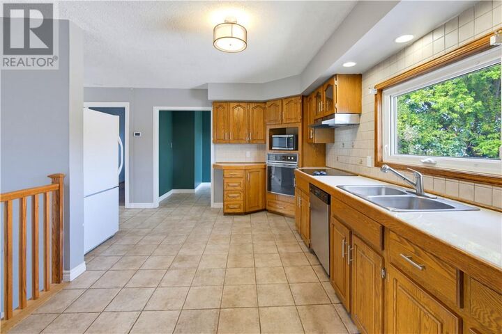 Property Photo:  52 Catherine  ON P3L 1H3 