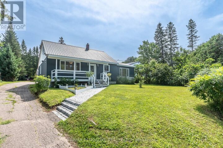 Property Photo:  32560 Highway Highway  ON K0J 1P0 
