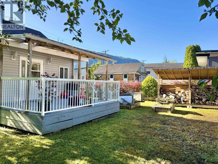 Property Photo:  202 9th Avenue  BC V8J 2S7 