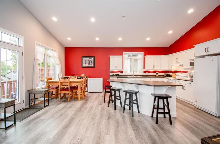 Property Photo:  23 Creekside Boulevard  MB R1A 1H6 