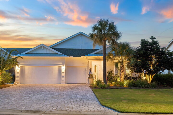 Property Photo: 40 Tamoka Court FL 32461