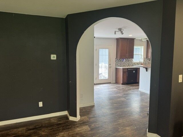 Property Photo:  