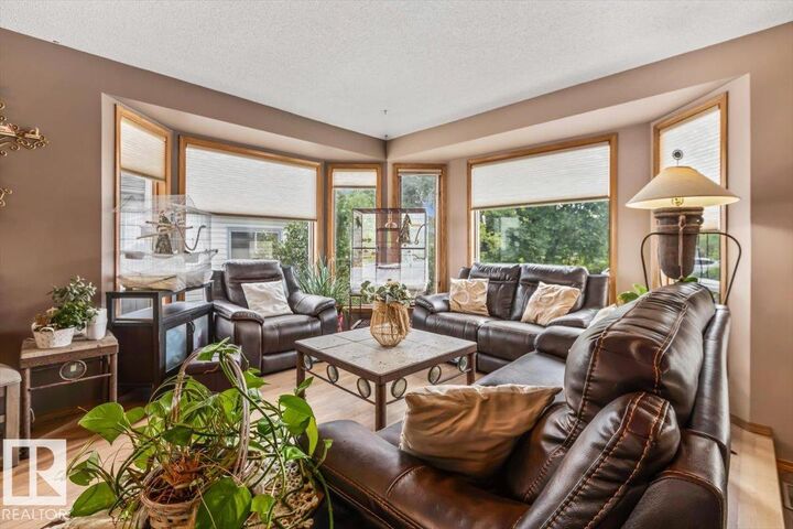 Property Photo: 16 Harrold Place AB T8N 5P9