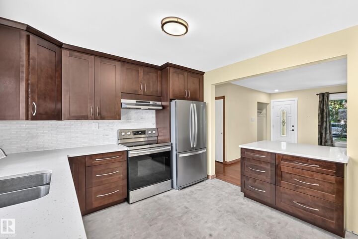 Property Photo:  7032 81 Street NW  AB T6C 2T4 