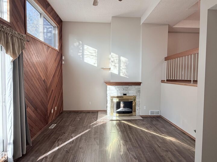 Property Photo:  975 Millbourne Road NW  AB T6K 0T2 