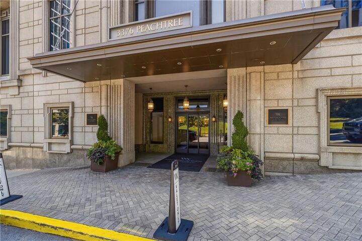 Property Photo:  3376 Peachtree Road NE 42A  GA 30326 