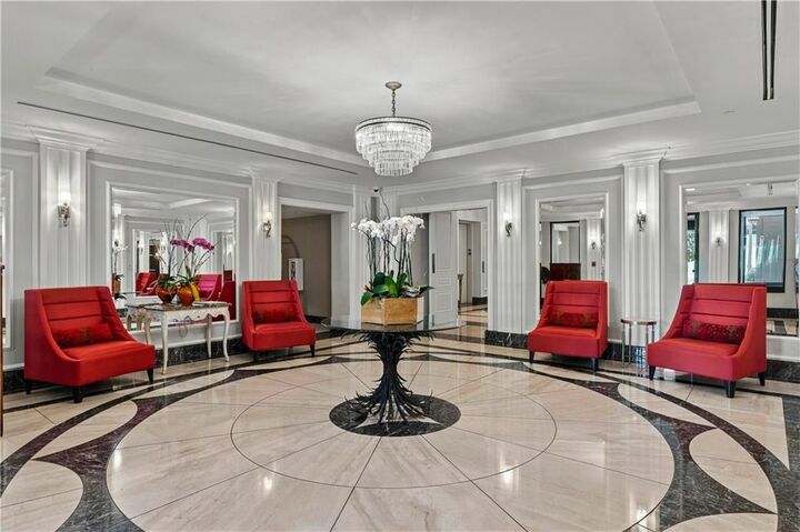 Property Photo: 3376 Peachtree Road NE 42A GA 30326