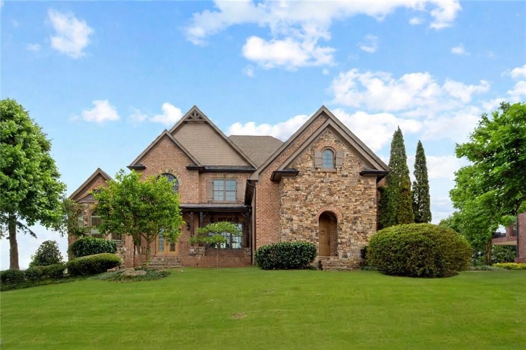 Property Photo: 2613 Northern Oak Drive GA 30517