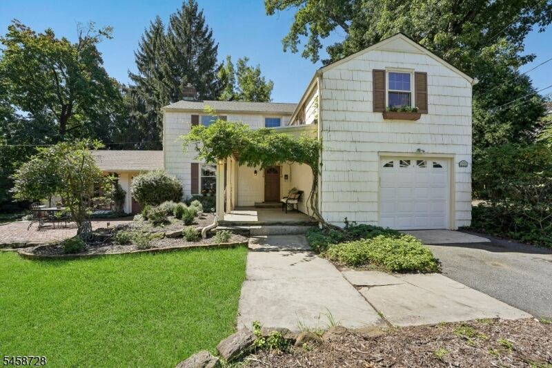 Property Photo: 1 Seneca Pl NJ 07043