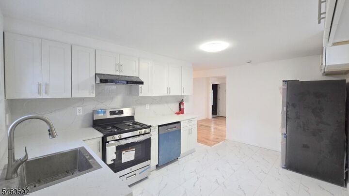 Property Photo:  76 Baldwin Pl 1  NJ 07109 