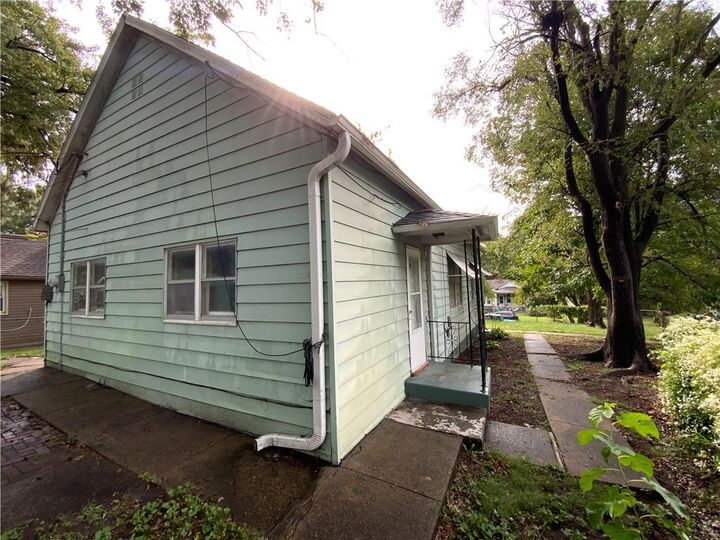 Property Photo: 506 Vine Street KS 66048