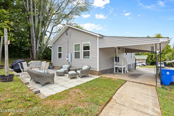 Property Photo: 176 E Edison St TN 37701