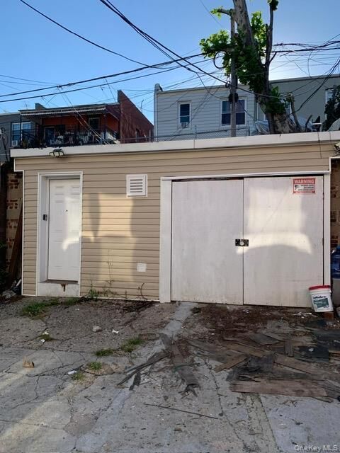 Property Photo:  1215 Manor Avenue  NY 10472 