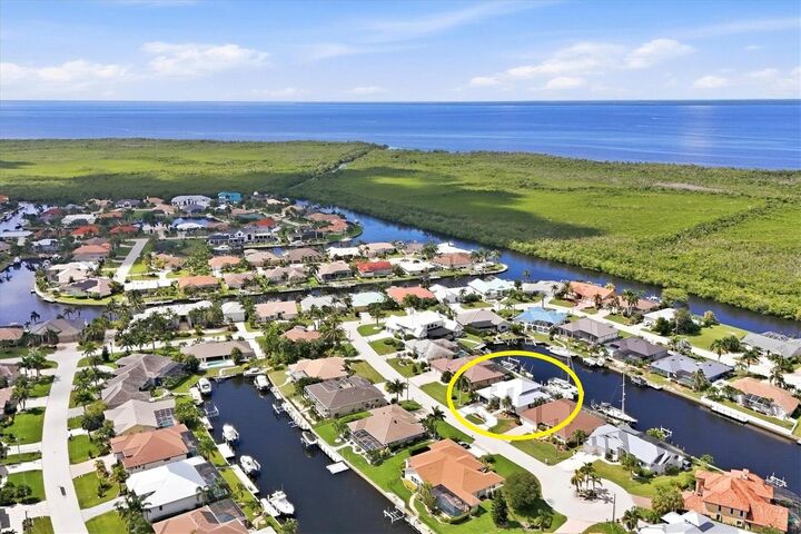 Property Photo:  3419 Curacao Court  FL 33950 
