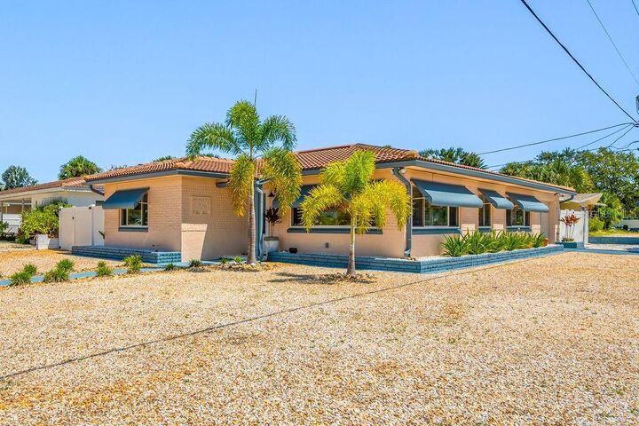 Property Photo:  1472 Durling Drive S  FL 33707 