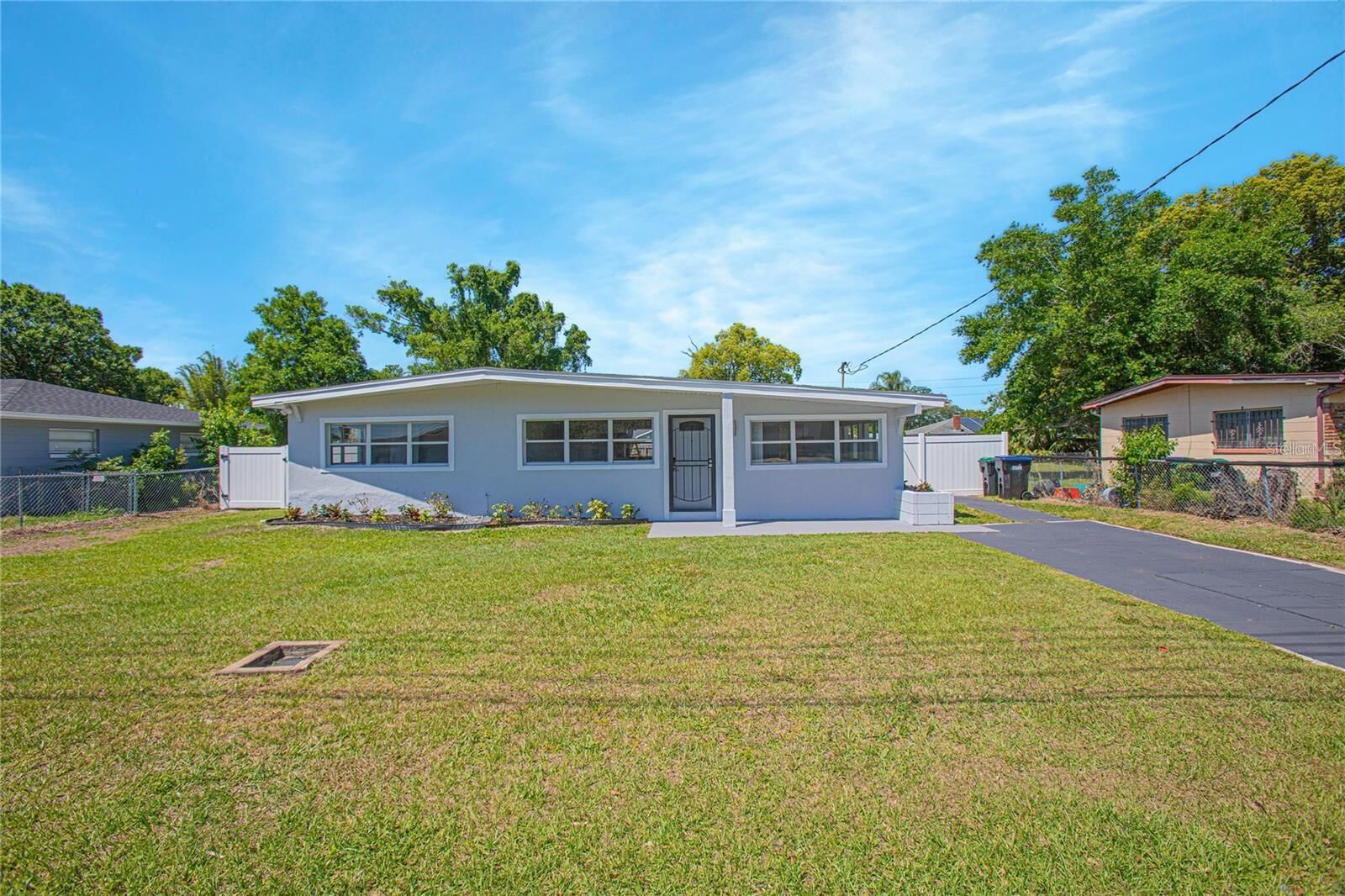 Property Photo: 4870 Seminole Avenue FL 32792
