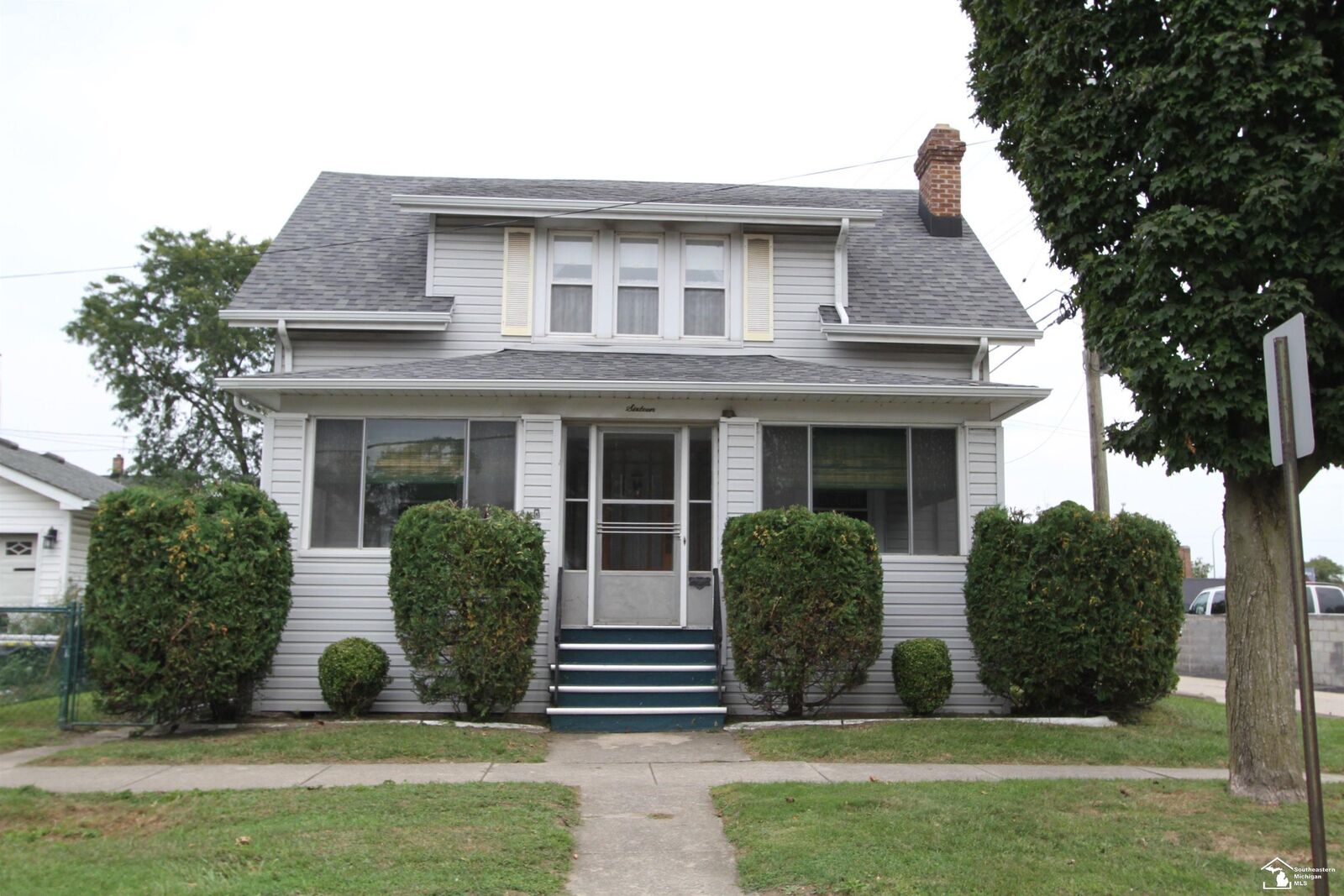 Property Photo: 16 W Sixth Street MI 48161