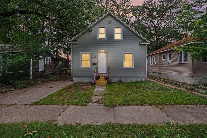 Property Photo: 1826 Mc Ilwraith Street MI 49442