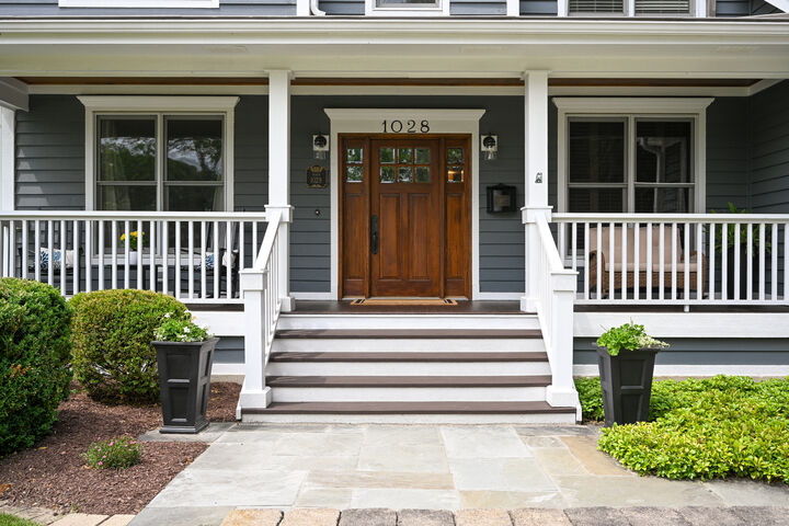 Property Photo:  1028 Shady Lane  IL 60137 