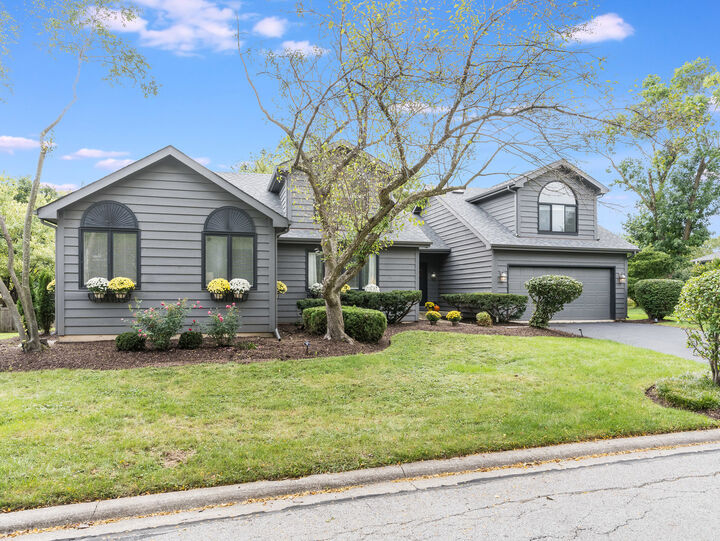 Property Photo:  1923 Hillside Lane  IL 60532 