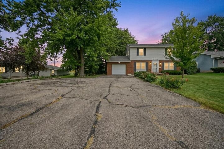 Property Photo:  307 S 7th Street  IL 60921 