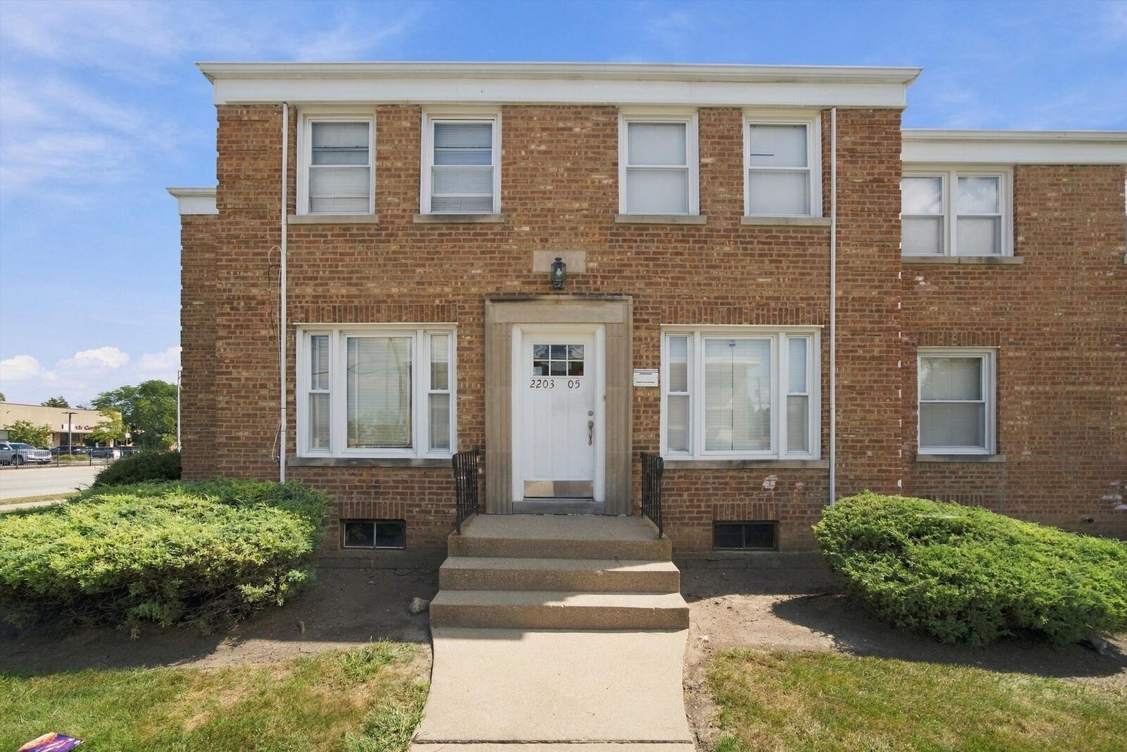 Property Photo: 2203 13th Avenue S 11A IL 60155
