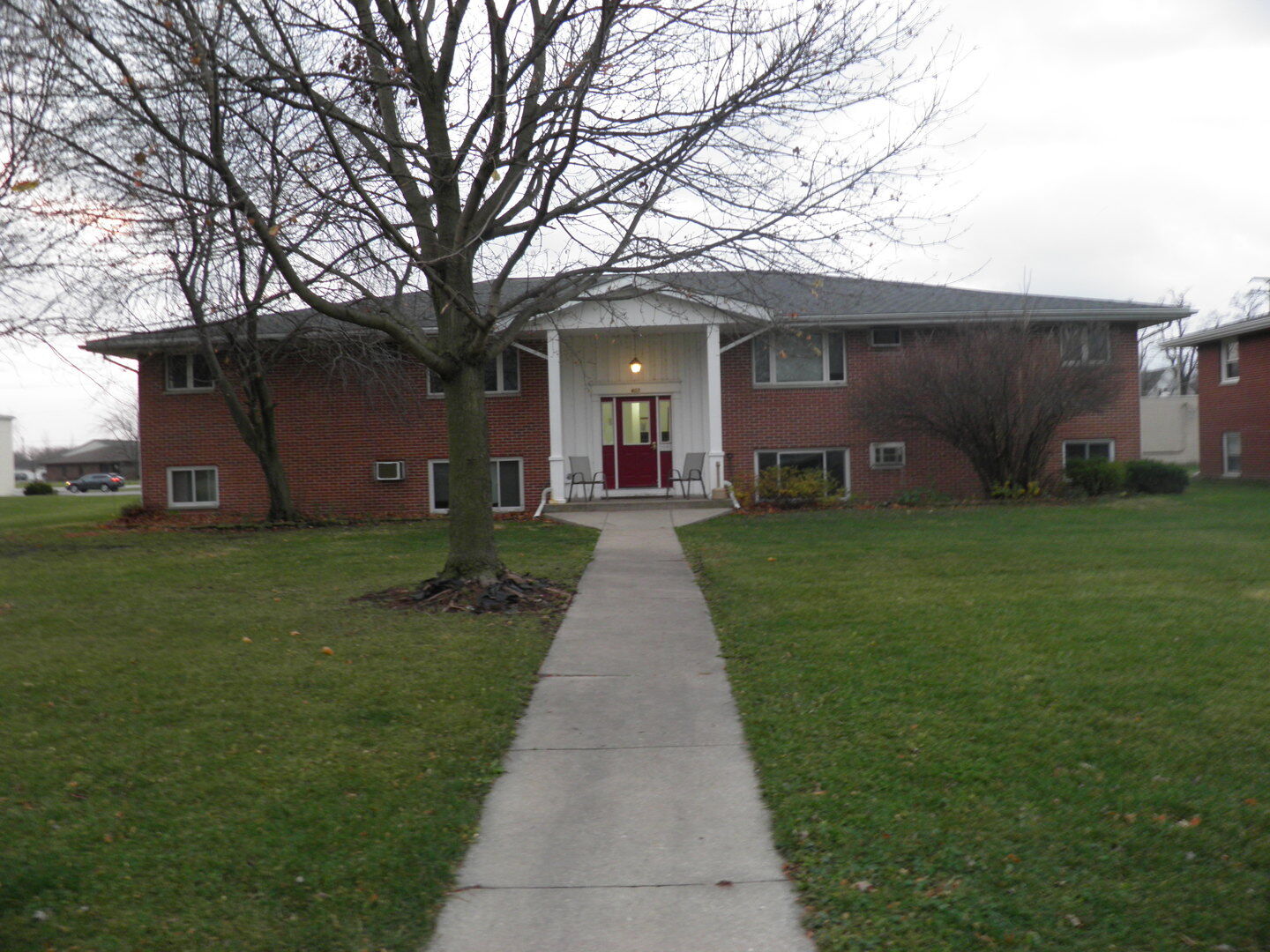 Property Photo:  407 E Seminole Street E 1  IL 60420 