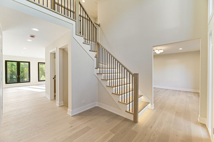 Property Photo: 1400 Kingsport Court IL 60062