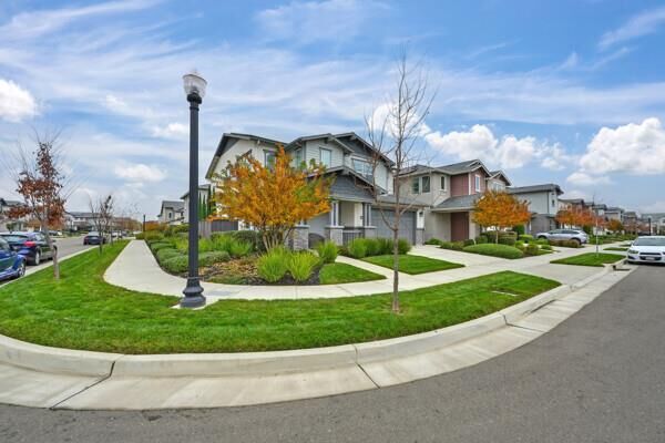 Property Photo: 2690 Alcove Way CA 95833