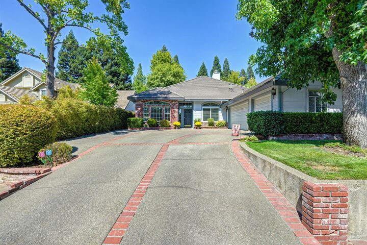 Property Photo:  320 Emerson Court  CA 95661 