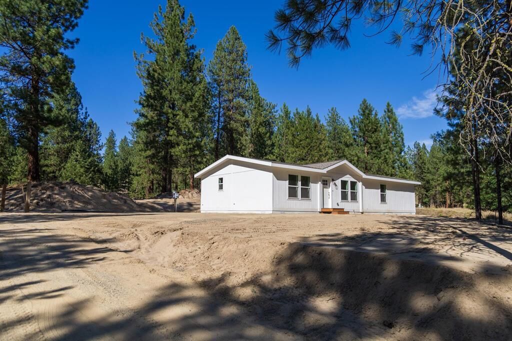 Property Photo:  1308 N Minter Blvd  WA 99151 